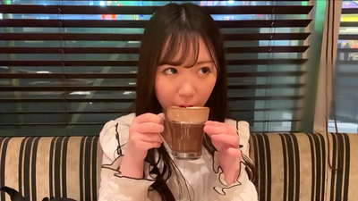 അശ്ലീലമായ ചെറിയ സ്തനങ്ങൾ