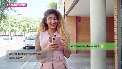 ഭർത്താവ് ജോലി ചെയ്യുമ്പോൾ അവിശ്വസ്തയായ ഭാര്യ തന്റെ യുവ കാമുകനെ കഠിനമായി ഭോഗിക്കാൻ പോകുന്നു. മുലകളും വലിയ കഴുതയും ഉള്ള ലാറ്റിന. വീനസ് അഫ്രോഡൈറ്റ്.